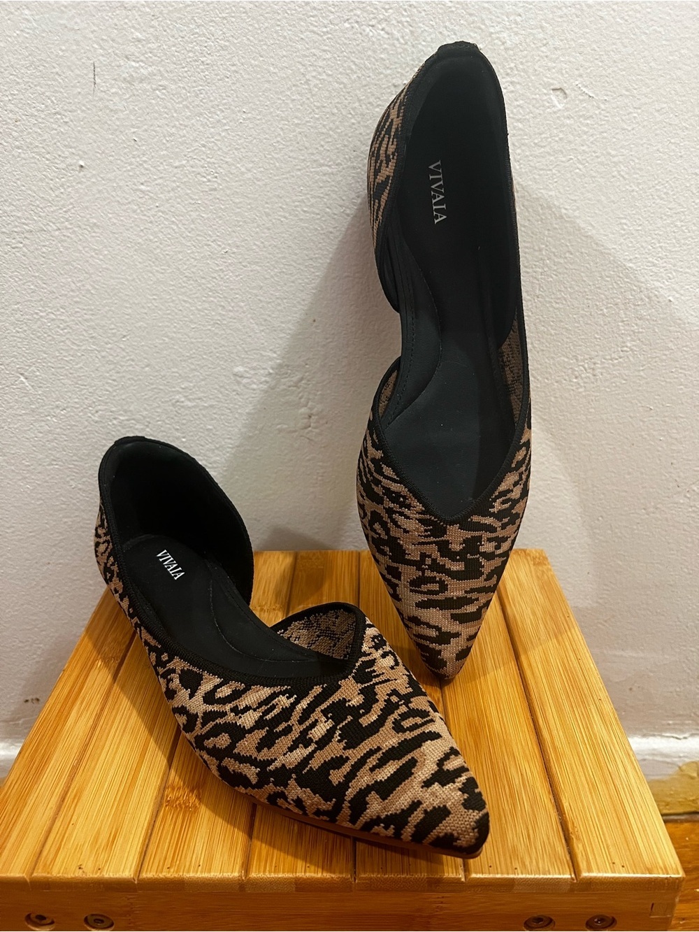 Vivaia D’Orsay Knit Melia Pointed Toe Flats Women 10 Leopard Comfort Lightweight